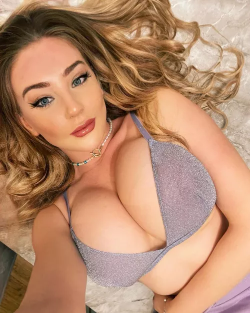 Bethany Lily April by LucyPinderFan924