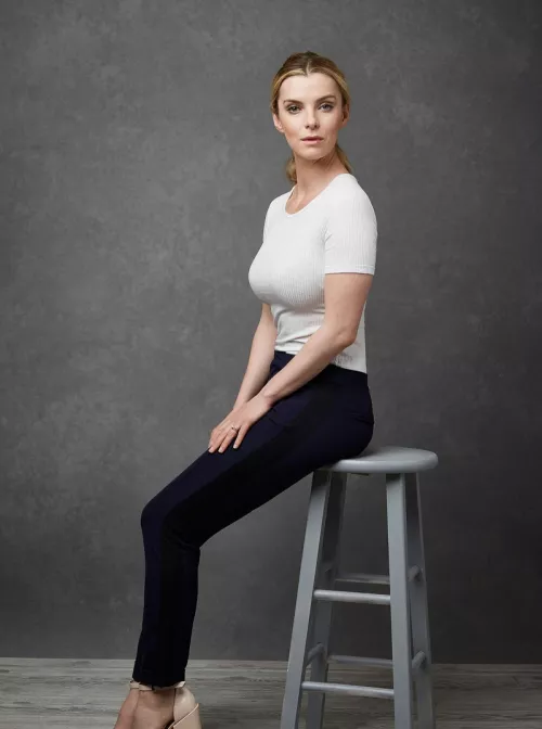 Betty Gilpin by Throwaway1998121