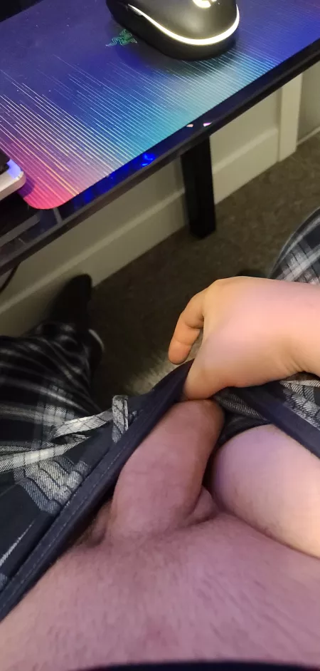 Between round pic by NsfwBoyo1