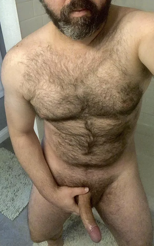 Bi dad that’s big and burly, loves to wake up, and make you cum early.(41) by Northunder80