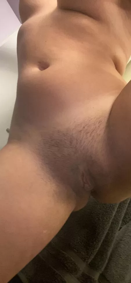 bi girl craving a sexy lady..anyone up? please?😫 by bbygirlneens