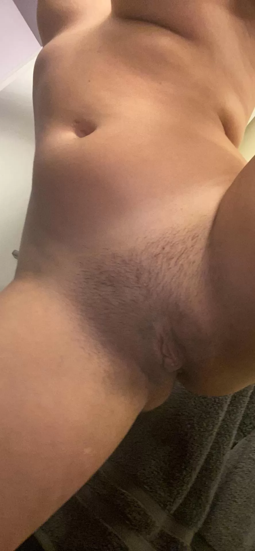 bi girl craving a sexy lady..anyone up? please?😫 posted by bbygirlneens