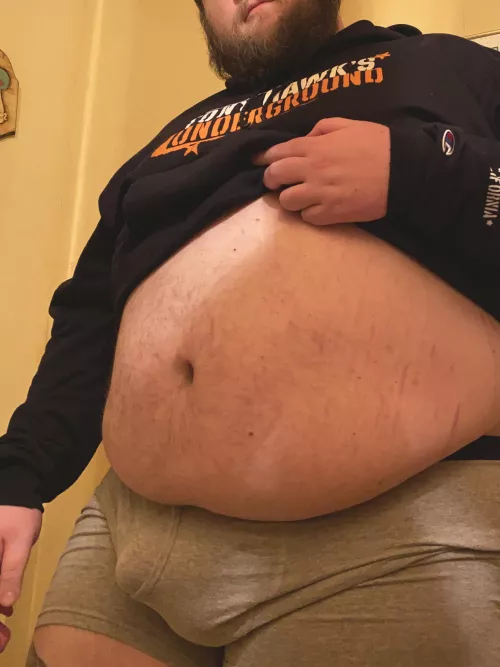 Bi guy here into other chubby folks. Hey everyone! 👋 by chubbyxboredd