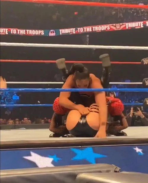 Bianca and Liv by hornyfornezuko