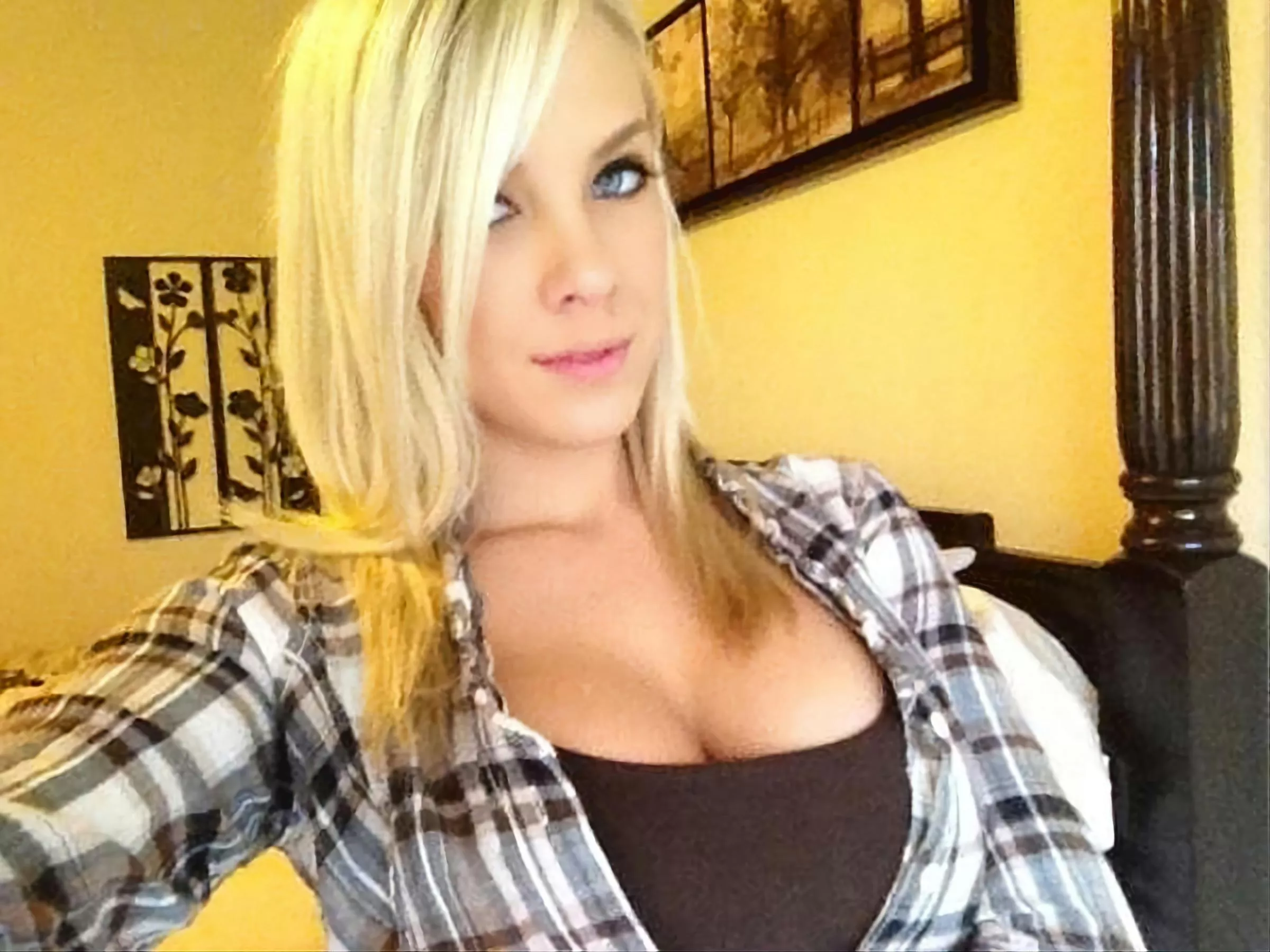 Bibi Jones selfie posted by Icaro2k4