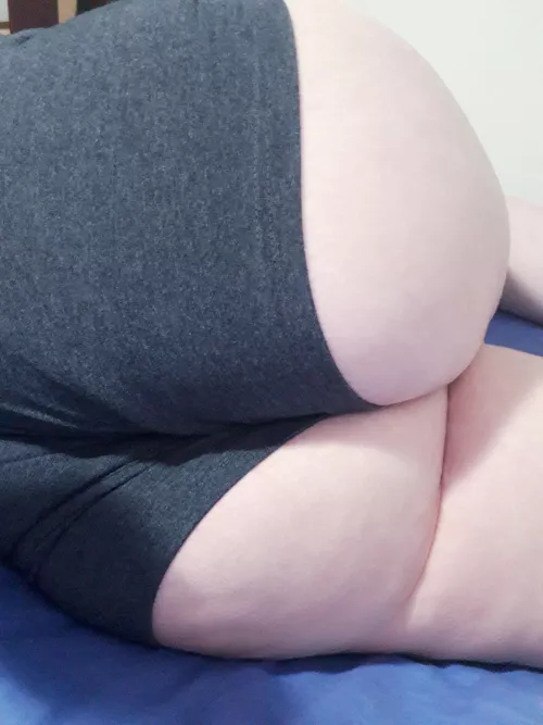 Big beautiful booty wont stop munching on my shorts by CutieBoiBrit