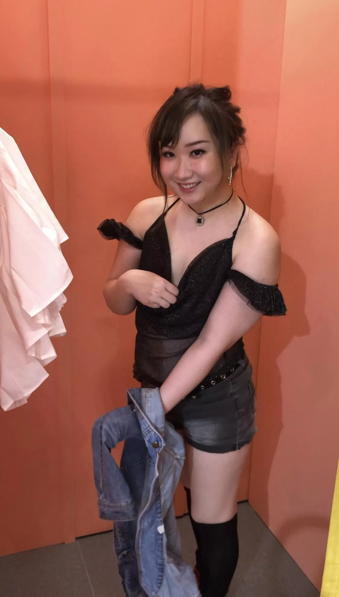 Big belly baddie here to steal your fortune cookies 🤪 posted by hoesomeslut