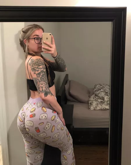 Big Booty by [deleted]
