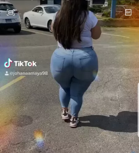 Big booty in Jean's by [deleted]