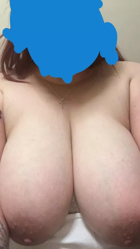 Big enough? 😉 by KALI1408