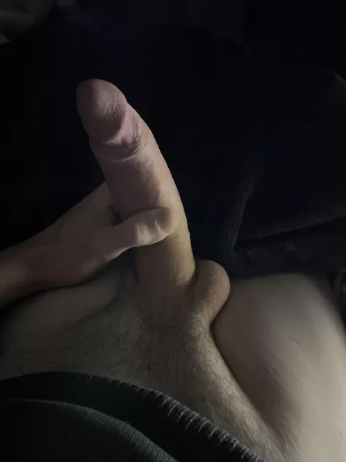 Big enough? Pm me (; by throwawaycronz
