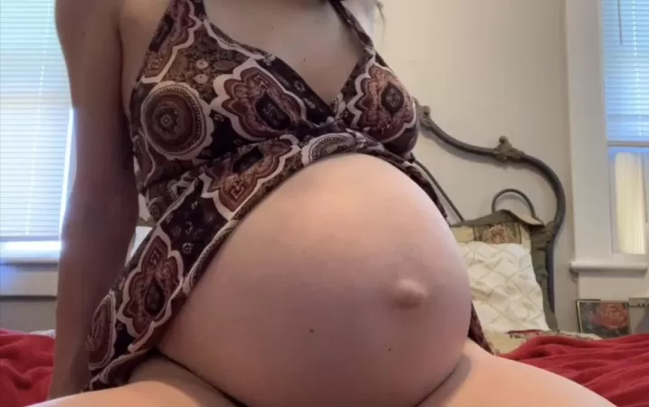 Big enough to make you bust? by 13ScarlettH