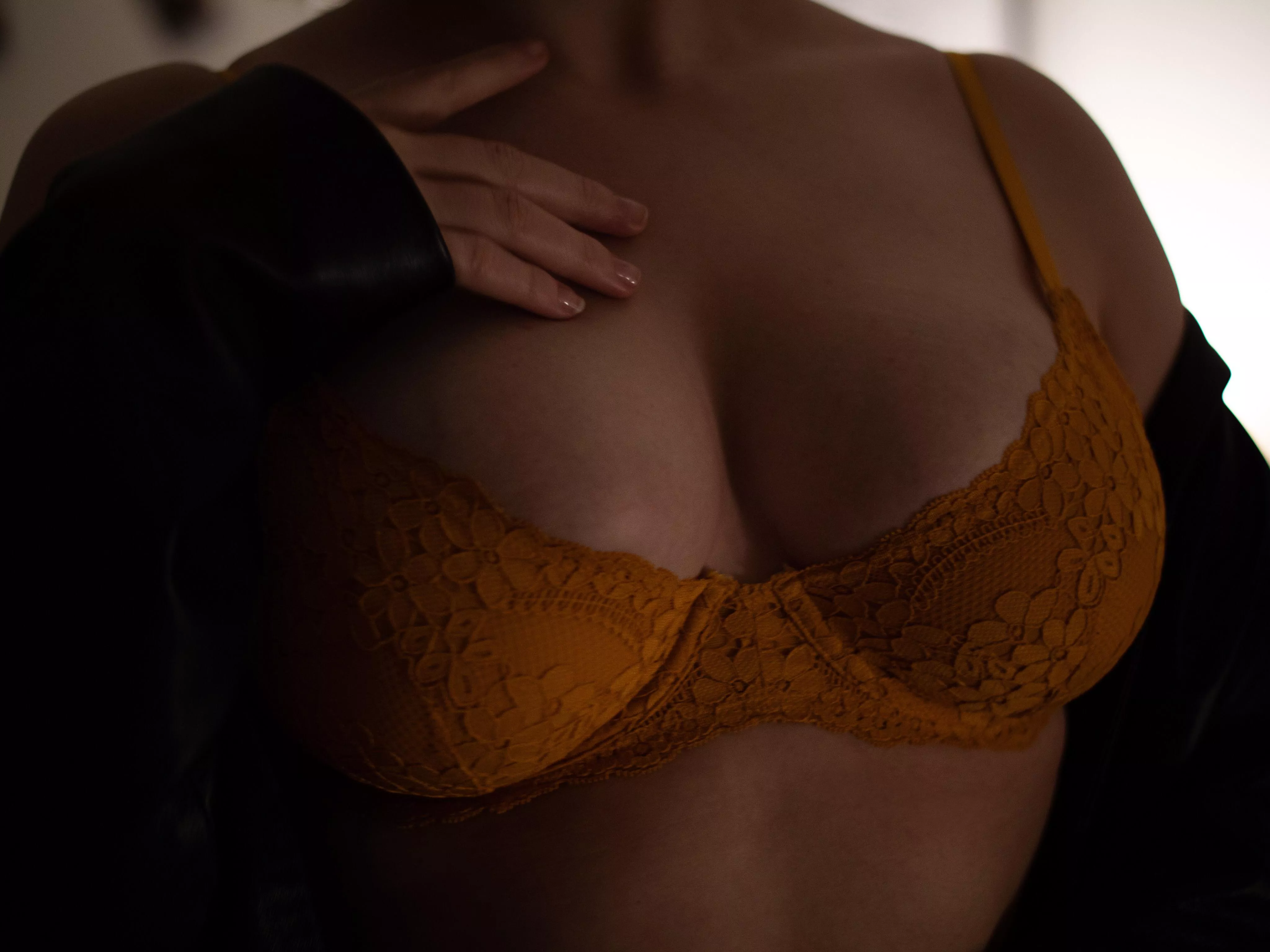 Big hearted girl with tits to match 💕 posted by sharlotte_thygh