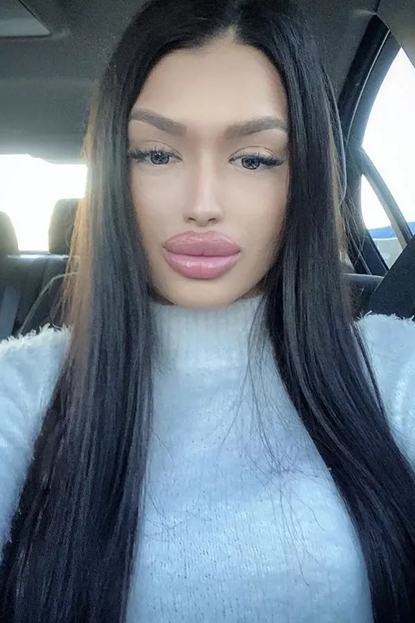 Big Lips Selfie posted by gosterime