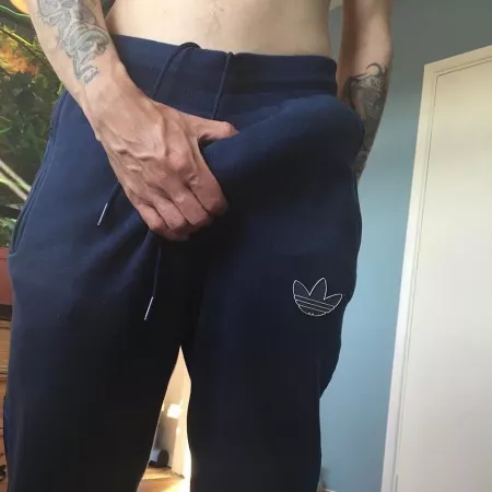 Big Log (X-Post /r/guysinsweatpants) by menareamazing