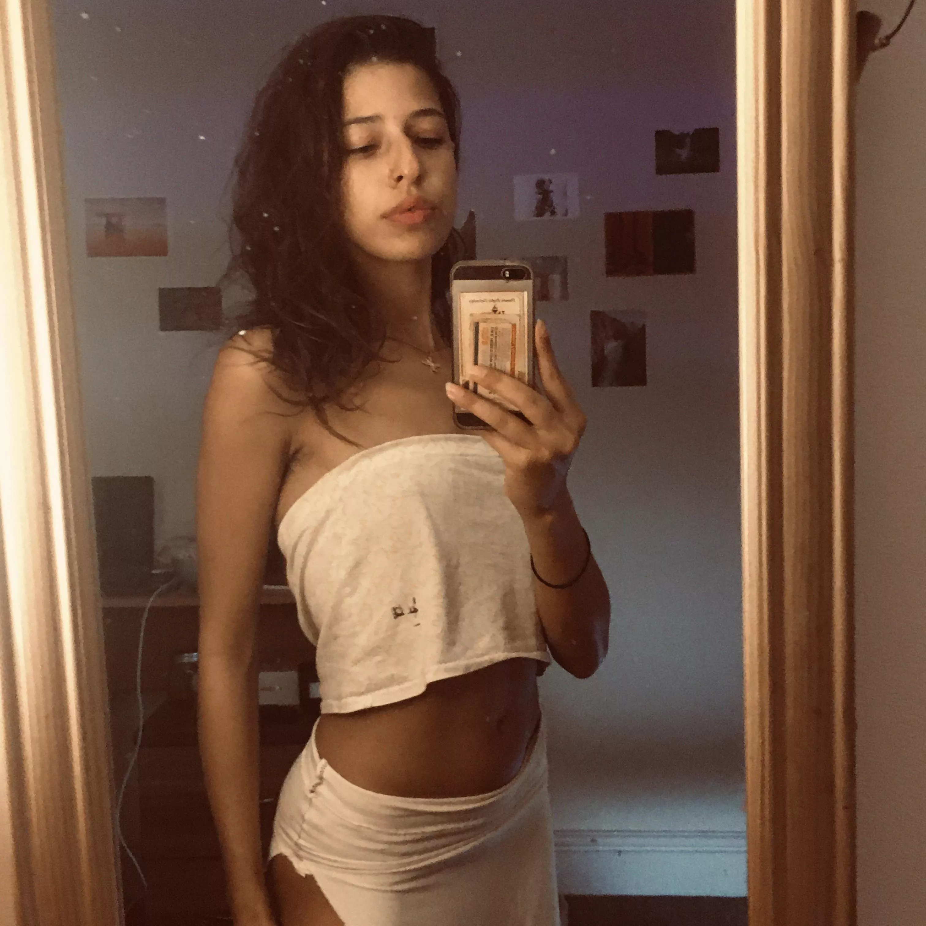 Big manly hands on a body like mine 😍 posted by azaadi_pp