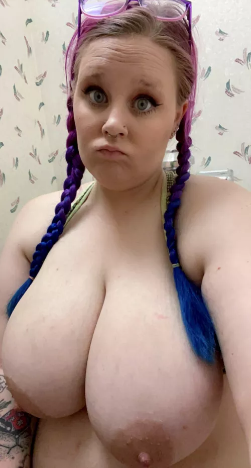 Big ol honkers. 😏👌 by Squidneigh