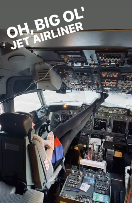 Big ol’ jet by arrayoutofbounds