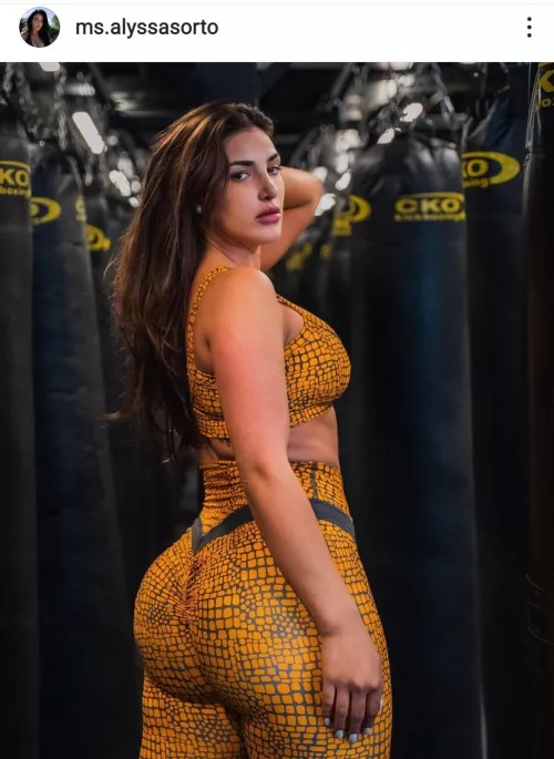 Big ole booty by assmannn1