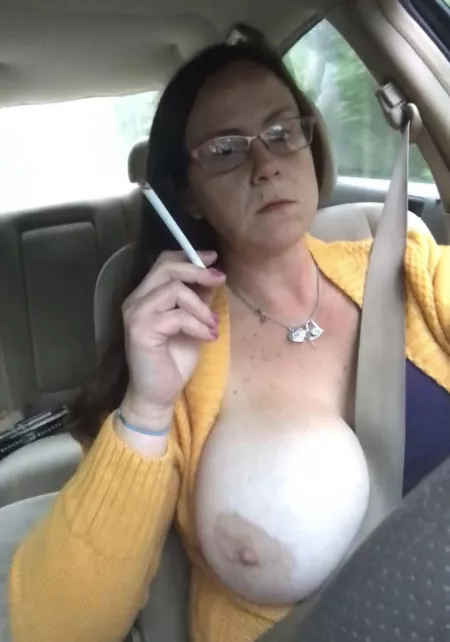 Big titty smoking vs120 by joe123s