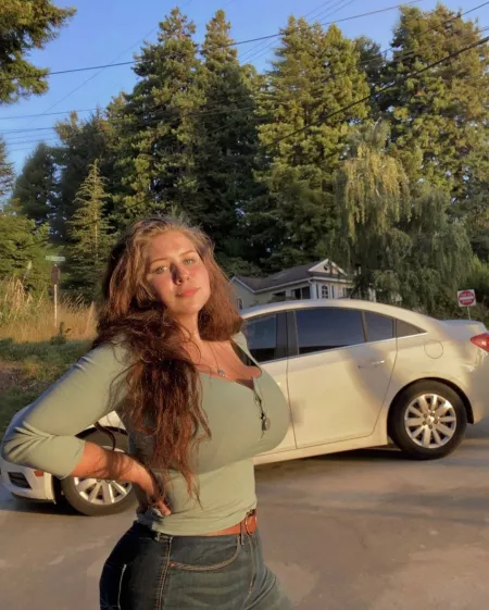 Bigger 🥴 by Exoplanet3