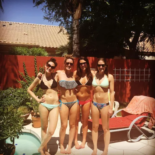 Bikini girls by pljath