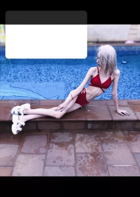 Bikiny red skinny by Revolutionary-Link-8