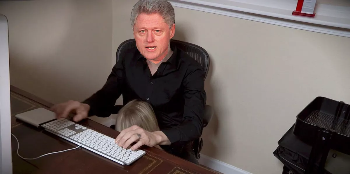 Bill Clinton in the Oval Office... posted by SrReptiloide