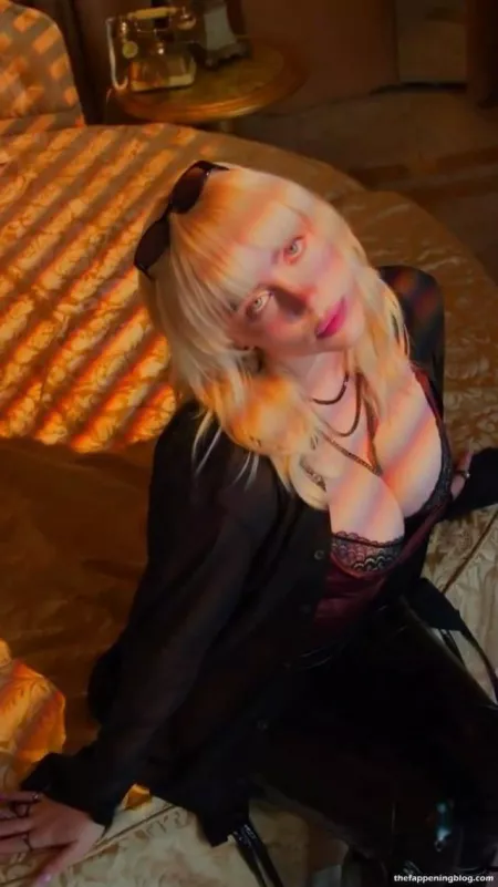 Billie eillish🖤 by majesticz_