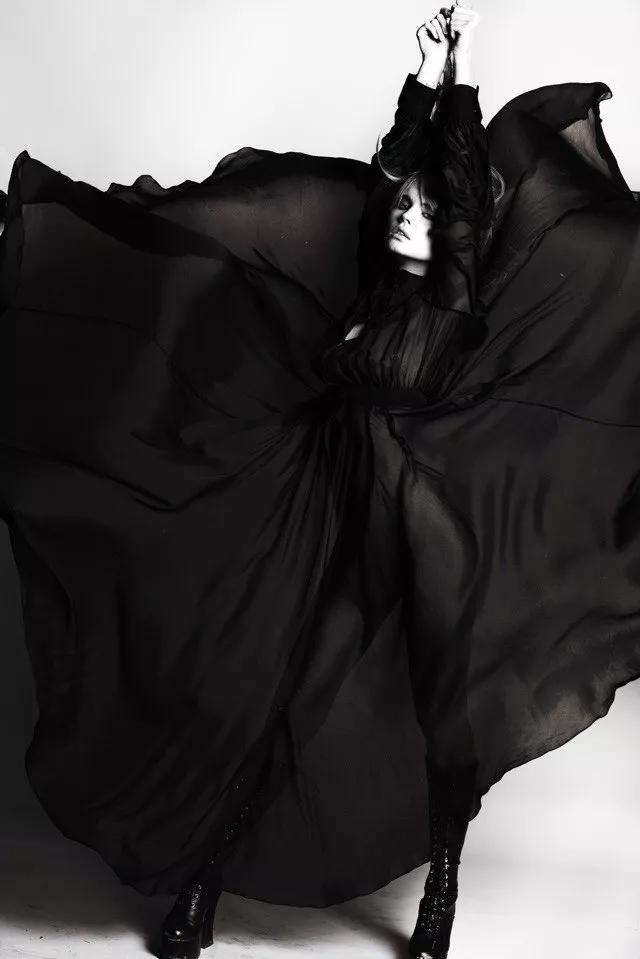 Billowing black dress posted by [deleted]