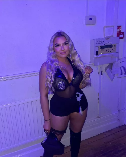 Bimbo blonde by BoobsRJustGreat