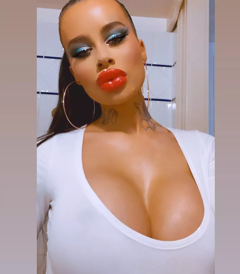 Bimbo Doll posted by gosterime