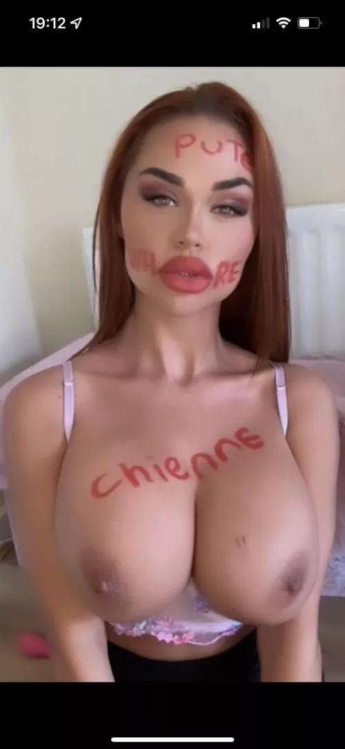 Bimbowhore by trophylover