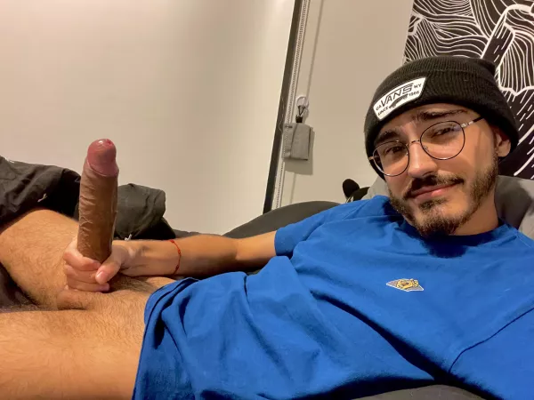 (Bi-sexual) Are all skinny guys hung like me? by J_Slazy