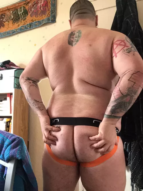 Bit of ass. by BearyBudai