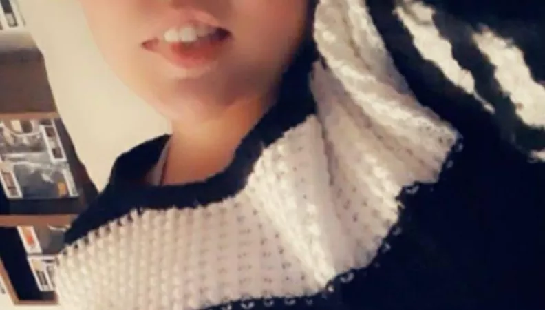 Bite me daddy 🥺🥺 by Alicekittyears