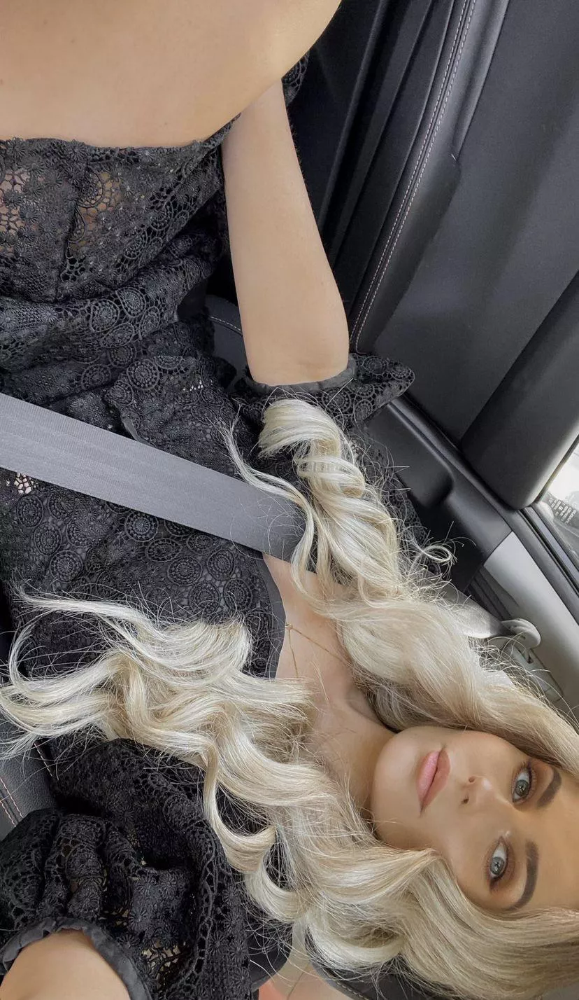 black💫 posted by Vanomy