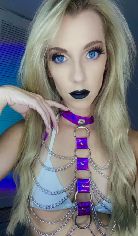 Black and blue by _galaxygoddess_