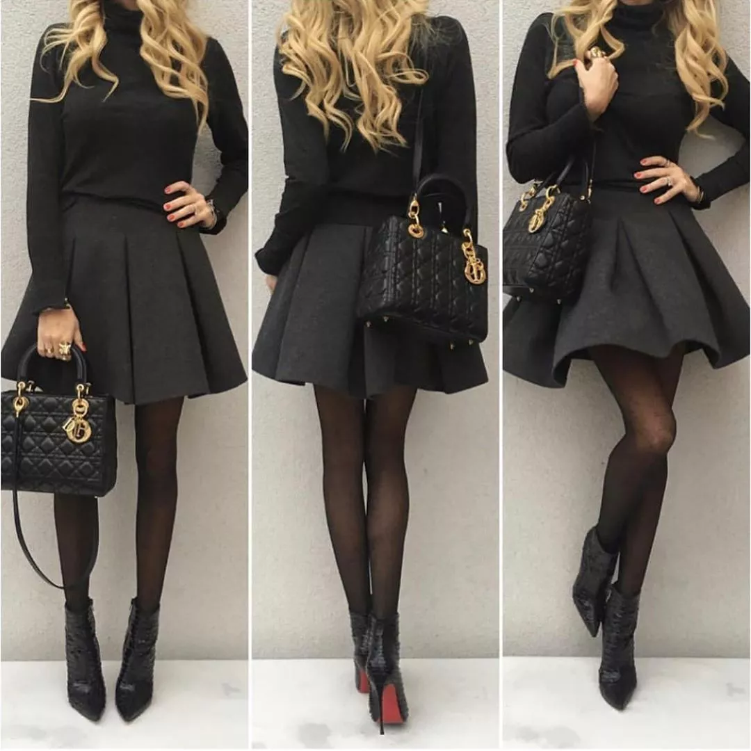 Black and gold posted by BOOOOOOOBIES