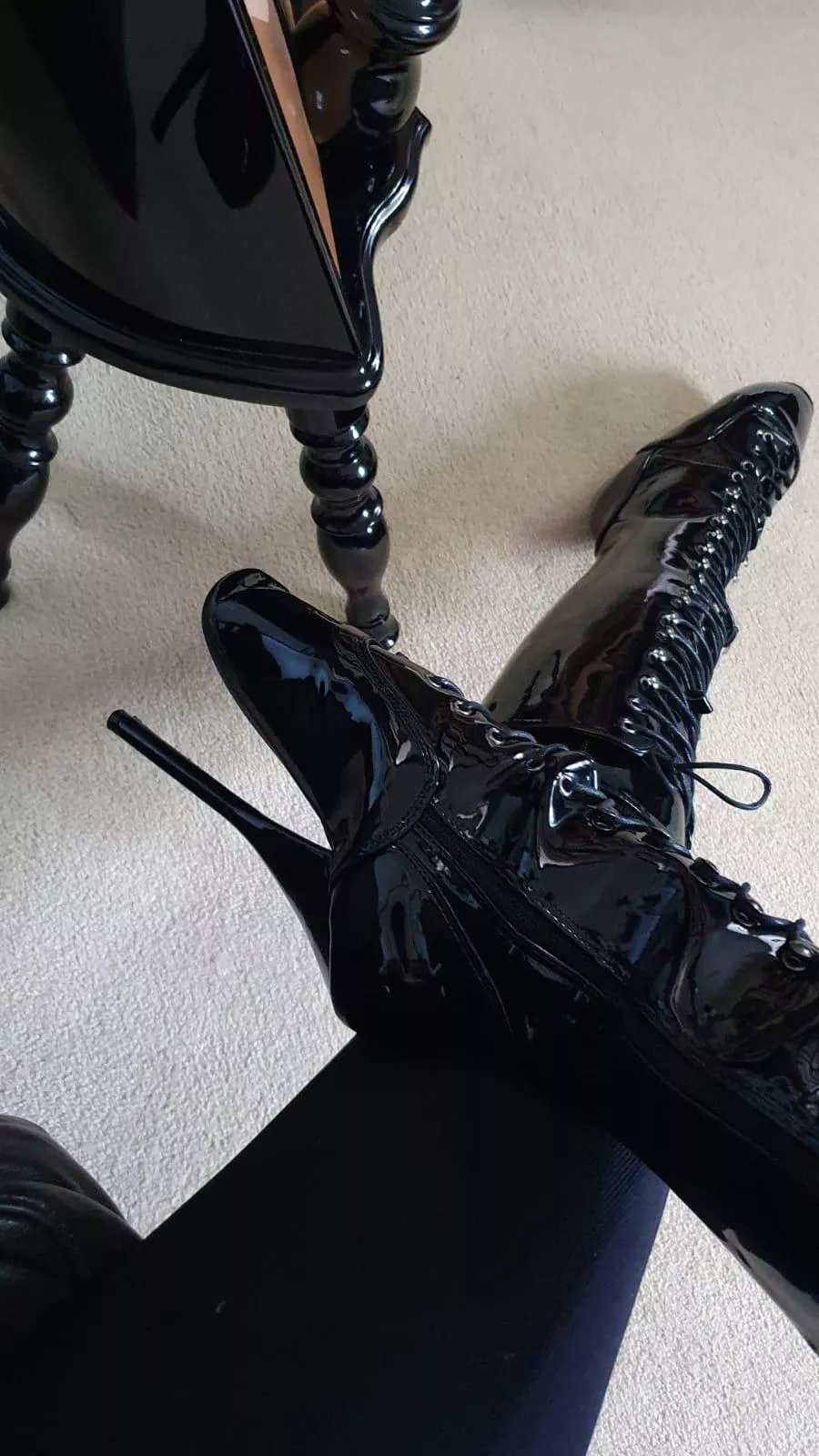 Black and shiny was only the ever option for my first pair of ballet boots posted by LATEXnCHILL
