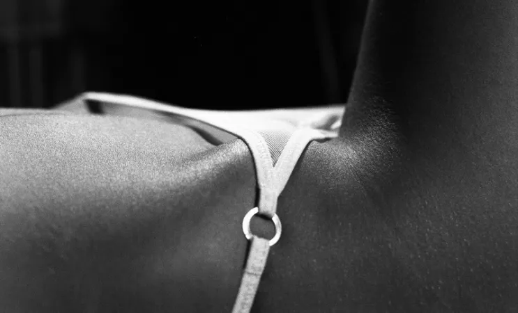 Black and white makes everything classy by altbubblr