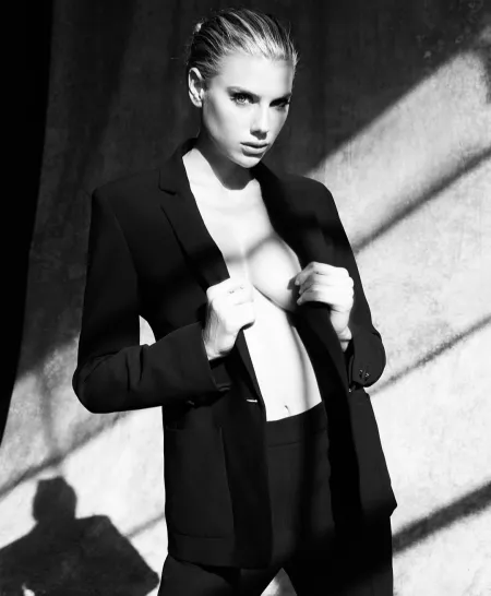 Black and white by LactobacillusShirota