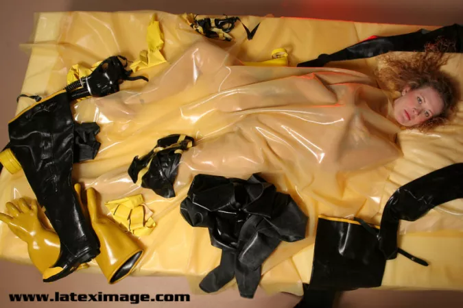 Black and Yellow (1/2) by shiny_numbers