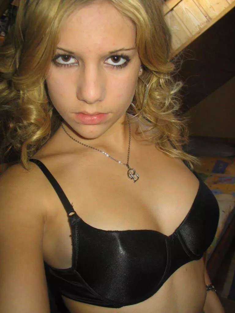 Black Bra posted by steakflanks