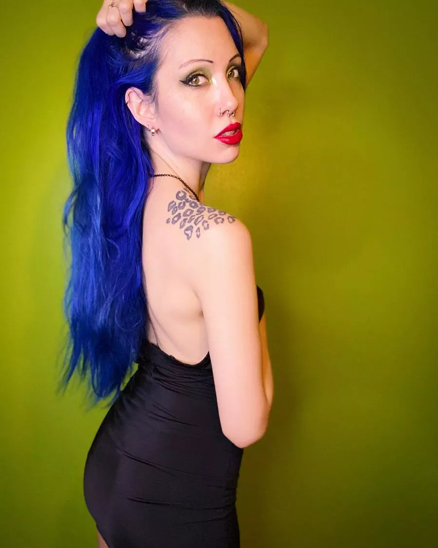 Black dress 🖤 posted by VulgarKittyx69