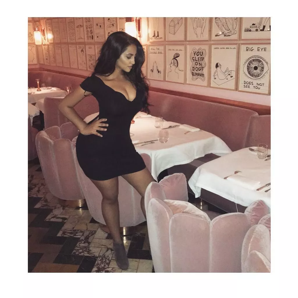 black dress posted by mindoverevrything