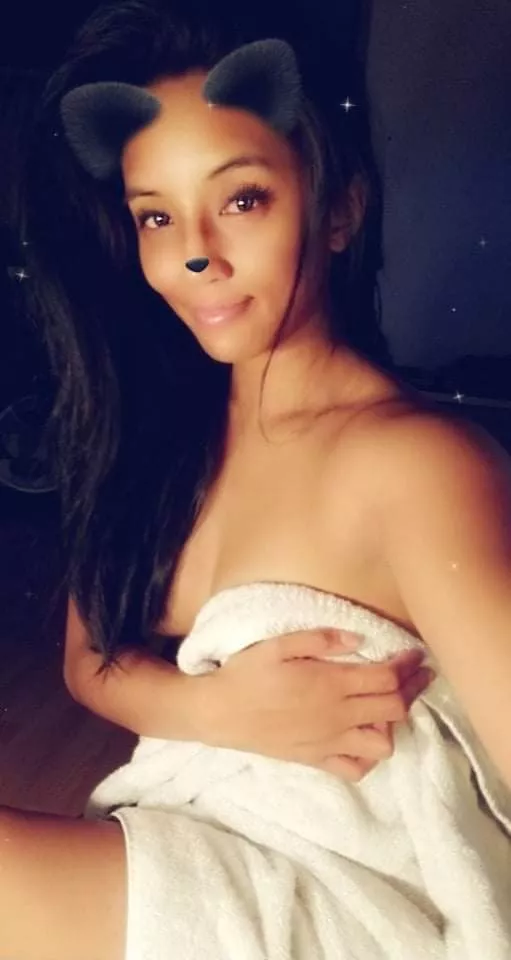 Black ears on a wednesday night🌛 posted by pinaypixxxie