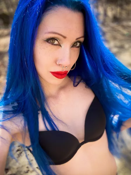 Black eyeliner and red lipstick is my go to 💋🖤 by VulgarKittyx69