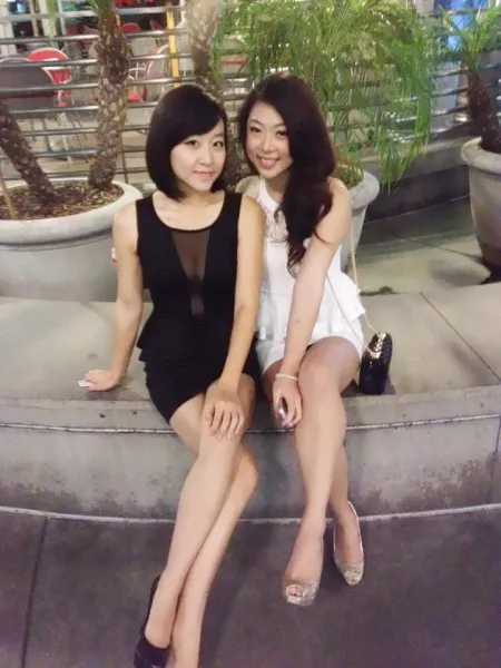 Black GloriaV [x-post from r/RealChinaGirls] by BruinPride