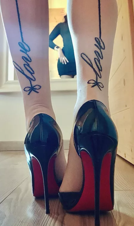 Black by artofnoise2